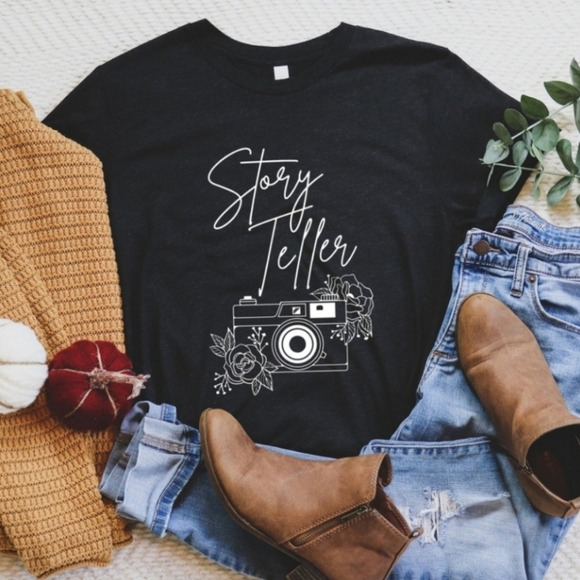 Gildan Tops - Story Teller Photographer Graphic Tshirt